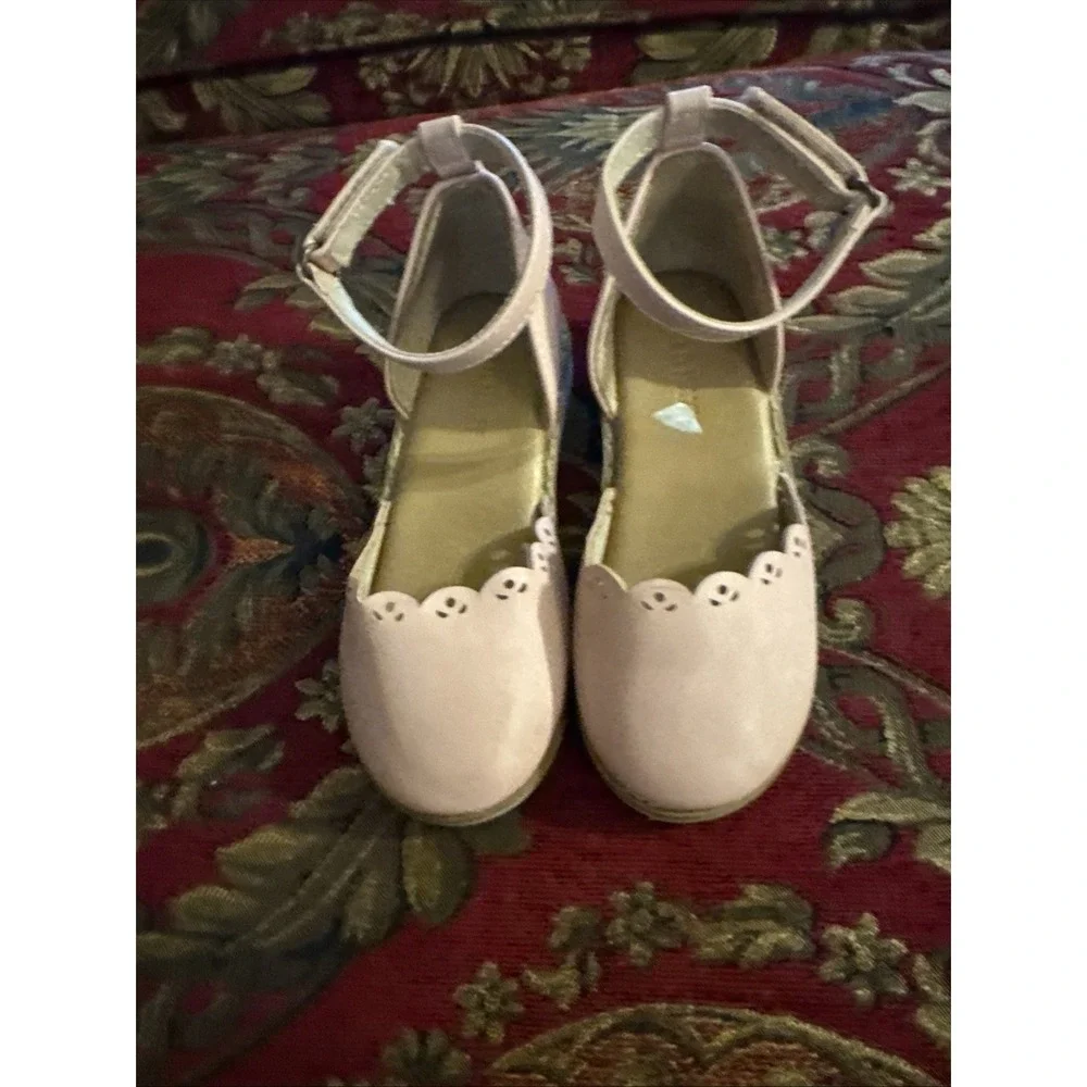 Old Navy Pink Scalloped Perforated Maryjane Sandals Toddler Girls ~ Size 8
